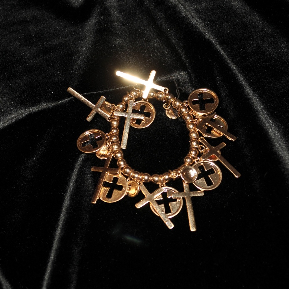 Gold Cross Stretchable Bracelet 8041 - Picture 4 of 6